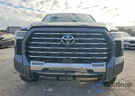 2024 Toyota Tundra Crewmax Capstone z USA, uszkodzony, nr VIN 5TFVC5DB0RX043148